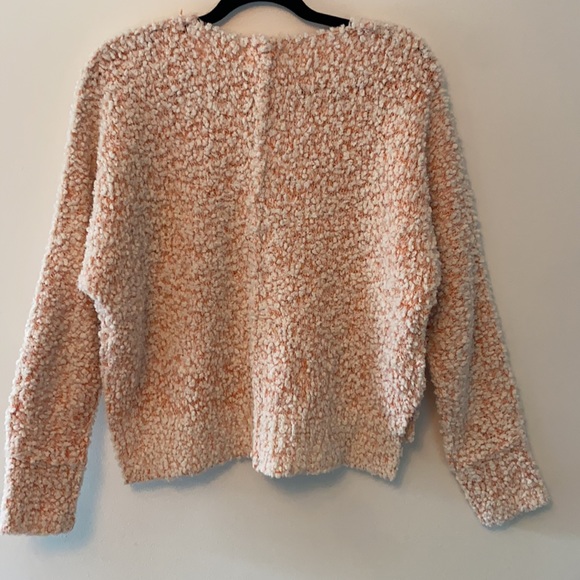 super soft orange and white sweater - Picture 2 of 3